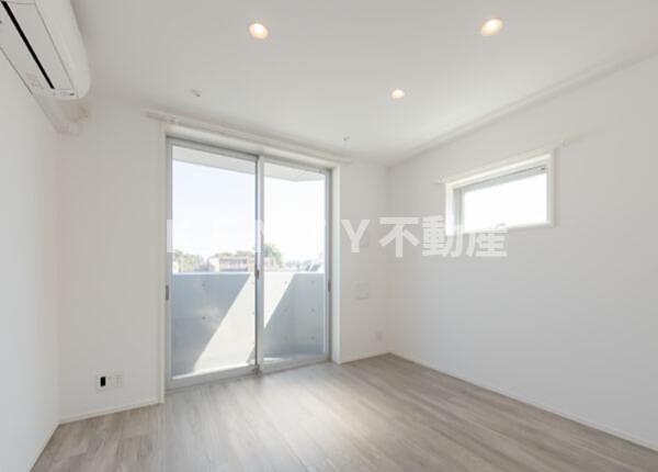 居室・リビング　こちらの居間で趣味の時間をお楽しみください