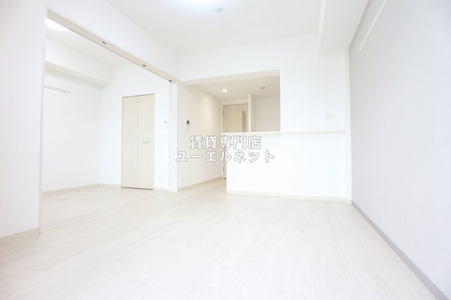 居室・リビング　ゆったりとくつろげる、落ち着きのある居室空間です