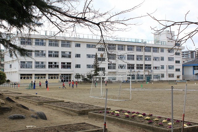 小学校　仙台市立東長町小学校（小学校）まで400m