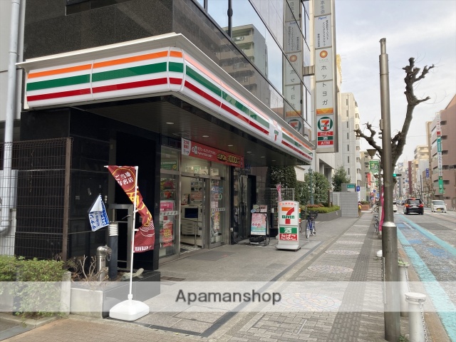 コンビニ　セブンイレブン（コンビニ）まで164m