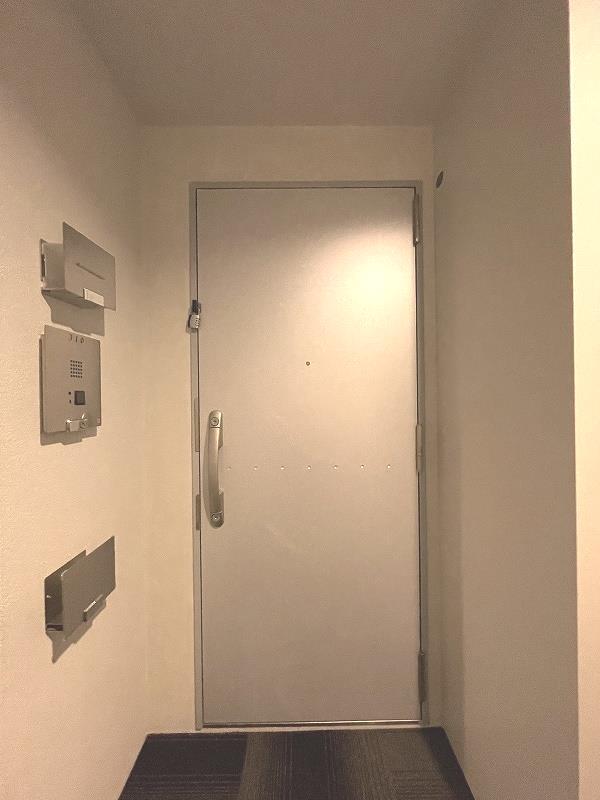 玄関　ダブルロックドア