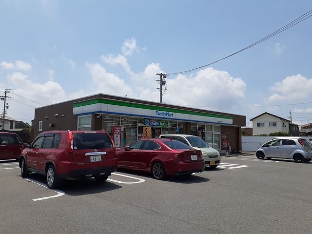 コンビニ　ファミリーマート 西尾今川町東（コンビニ）まで300m