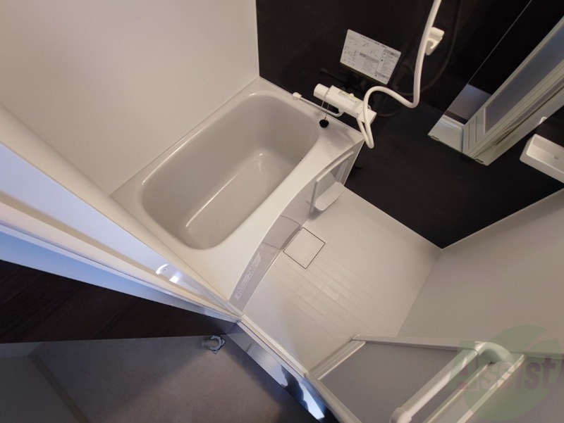 バス・シャワールーム　ユニットバスです。疲れを癒すのに欠かせませんね！