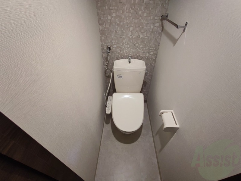 トイレ　こちらはトイレです。清潔感があり、安心して使用できます。