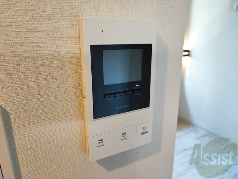 セキュリティ　ＴＶモニター付インターホンです。来客者の顔が見えるので安心！