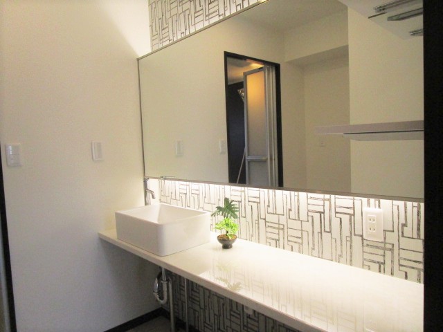 洗面設備　カウンター式洗面台