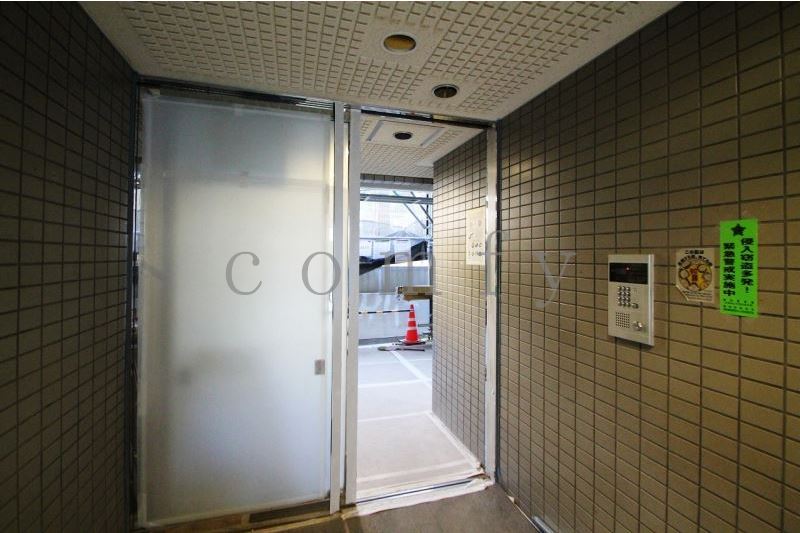 エントランス　オートロック完備