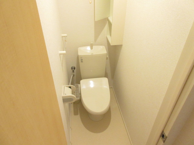 トイレ　ウォシュレット付き