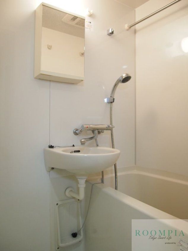 バス・シャワールーム　洗面