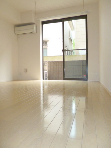 居室・リビング　★明るいフローリングのお部屋です★