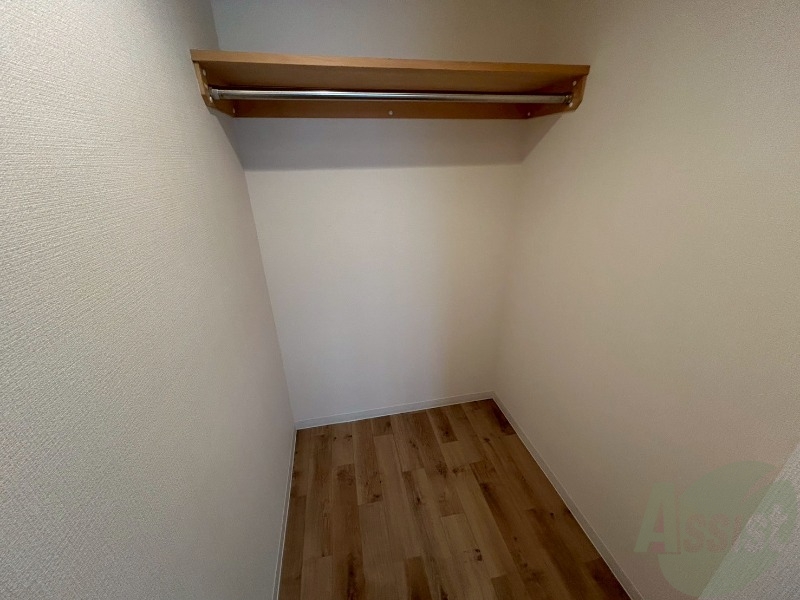 収納　クローゼットは奥行きもあり、荷物が多い方でも安心です。