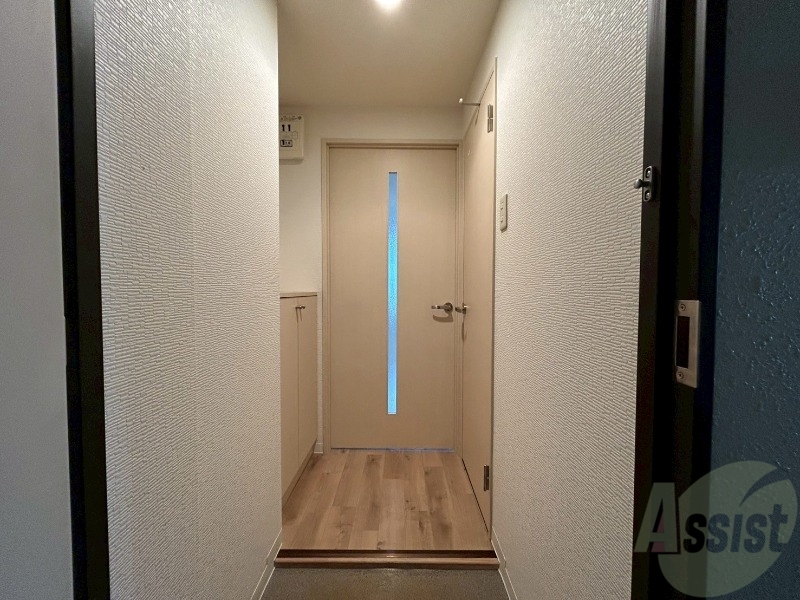 玄関　玄関の様子です。明るい印象ですね。気分もあがりそう。