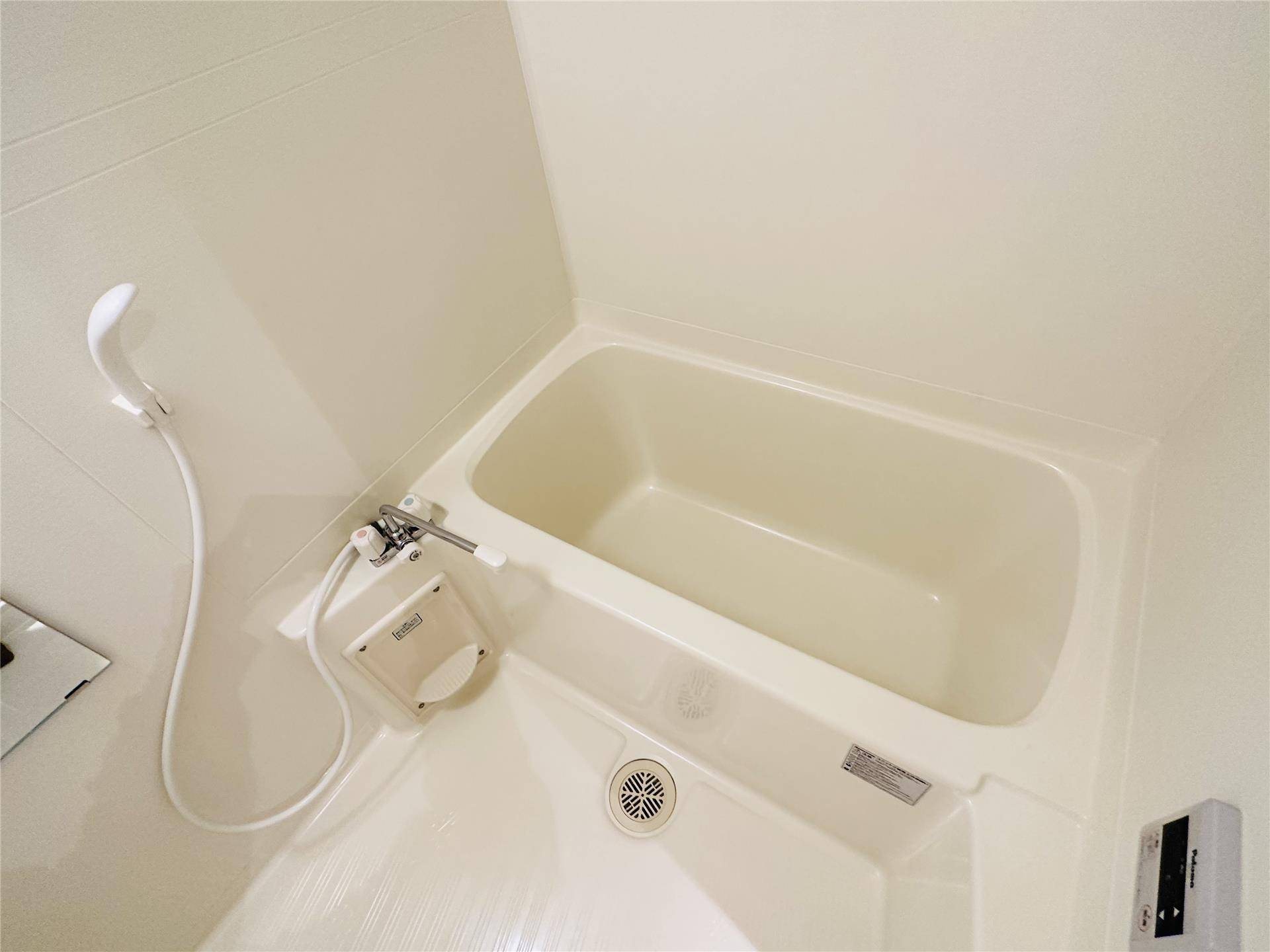 バス・シャワールーム　※同物件別室同タイプのお部屋です