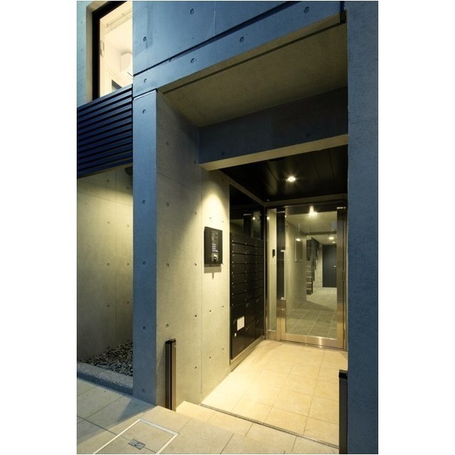 エントランス　ゆとりのあるエントランスです