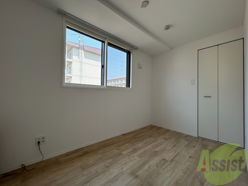 その他部屋・スペース　こちらのお部屋は光が差し込む、温かみのあるお部屋です。