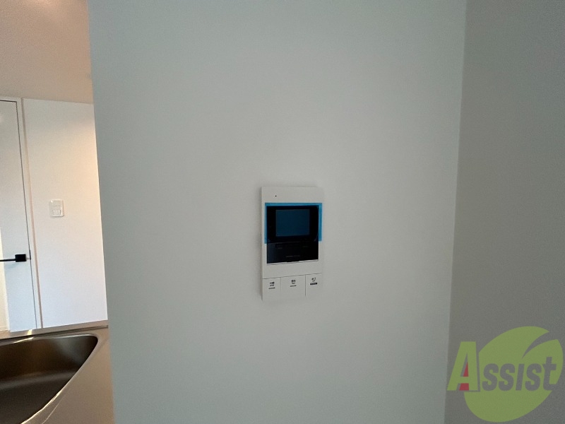 セキュリティ　モニタ付インターホンです。セキュリティ面も安心ですね！