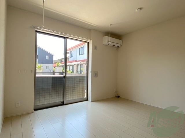 その他部屋・スペース　フローリングなのでベッドを置いたら寝室の出来上がりですね