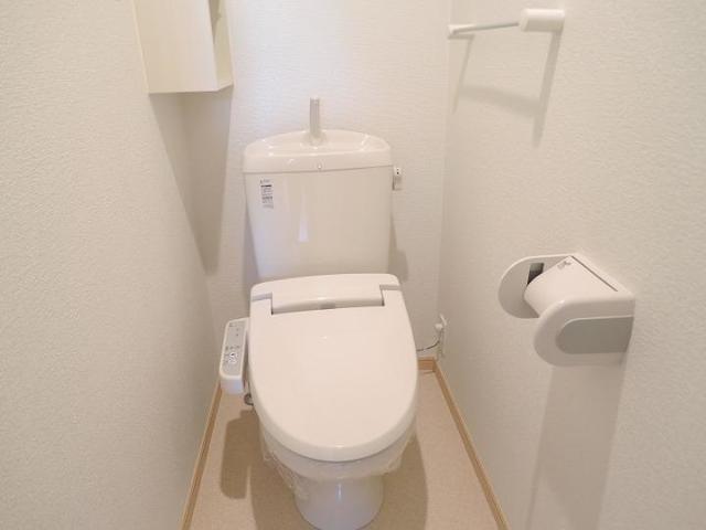 トイレ　温水洗浄暖房便座付トイレ