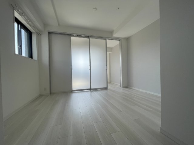 居室・リビング　同物件別号室のものです。