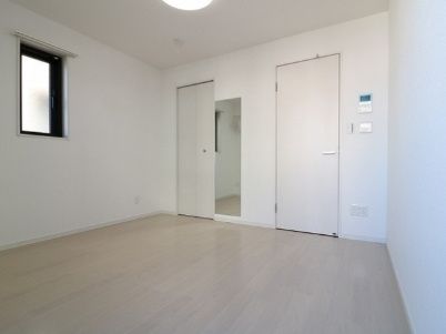 居室・リビング　☆明るい洋室☆