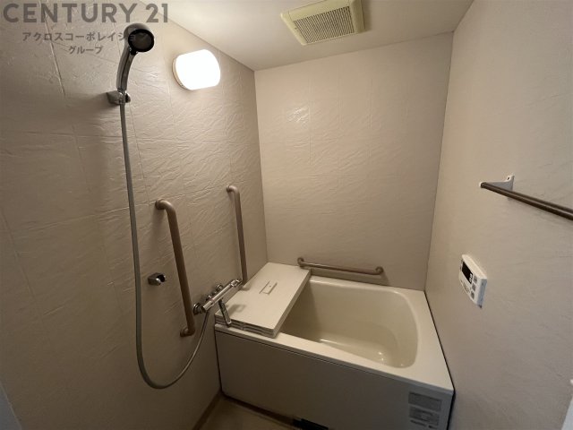 バス・シャワールーム　バストイレセパレートのシンプルな浴室です！