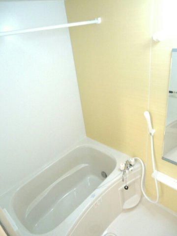 バス・シャワールーム　落ち着いた空間のお風呂です