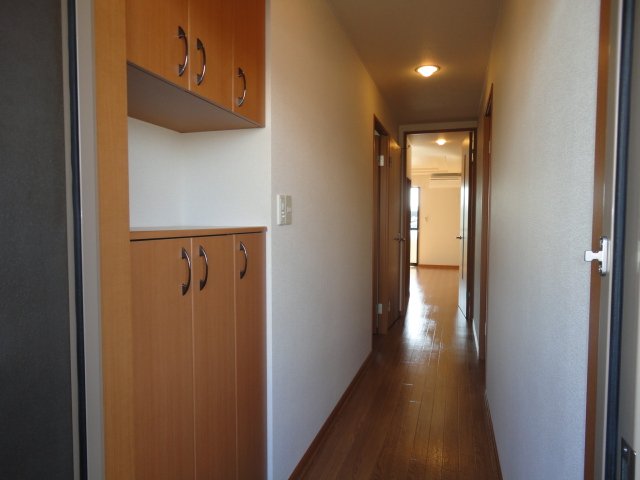 玄関　玄関（下駄箱）