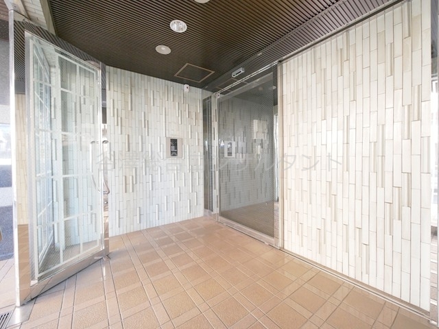 ロビー　オートロック