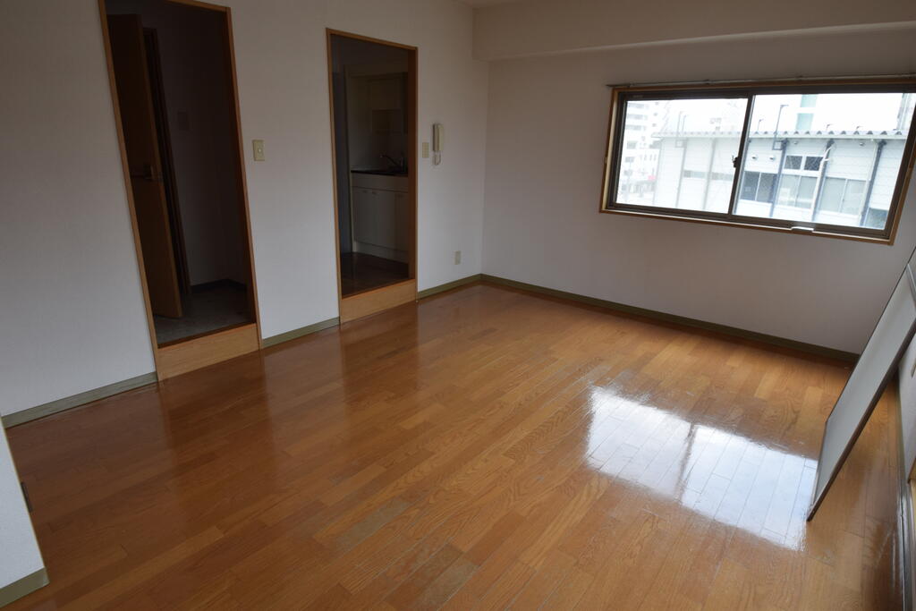 居室・リビング　広くて明るいお部屋です★