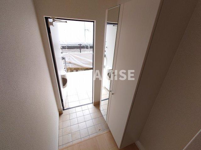 玄関　※室内画像は別号室のもの