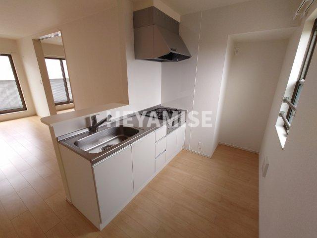 キッチン　※室内画像は別号室のもの