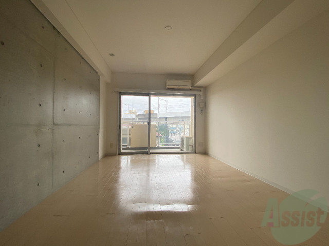 居室・リビング　１０．４帖の洋室です。広々としたお部屋ですね。