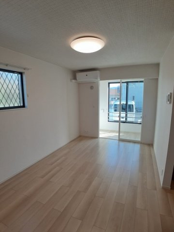 居室・リビング　居間です