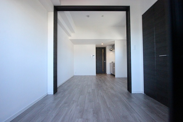 居室・リビング　同物件別号室のものです。