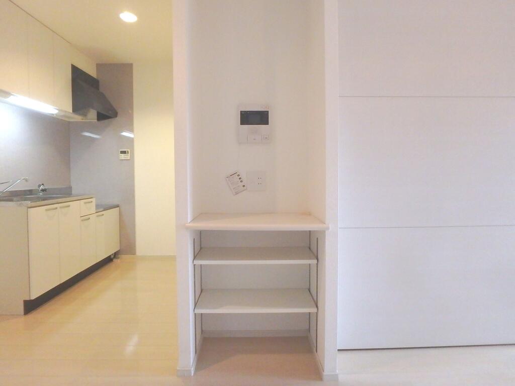 その他部屋・スペース　小物を置くのにも便利な作り棚