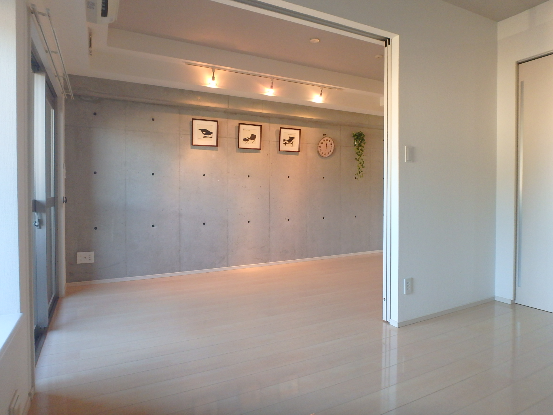 居室・リビング　スポットライトサービス設置