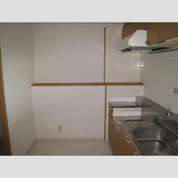 キッチン　同建物、別部屋の写真です。参考にご覧ください。