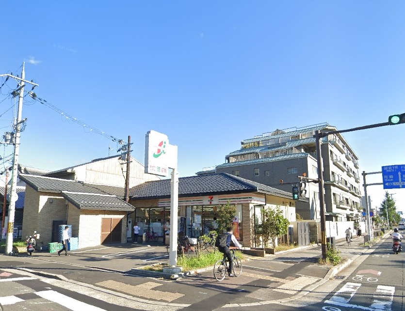 コンビニ　セブンイレブン京都神宮丸太町店（コンビニ）まで320m