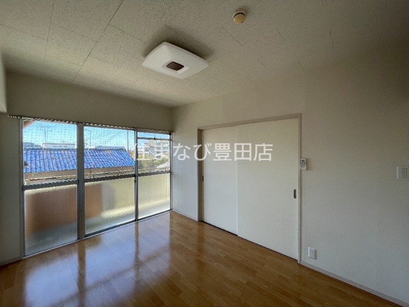 居室・リビング　同型別部屋写真