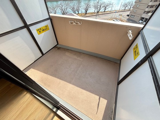 バルコニー　※別部屋の写真です