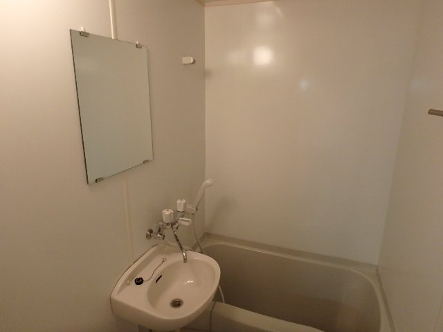 バス・シャワールーム　ゆったり過ごせるお風呂です