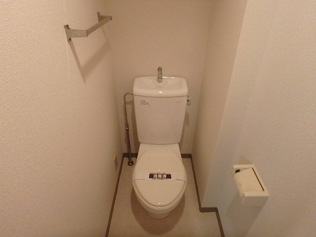 トイレ　落ち着いたトイレです