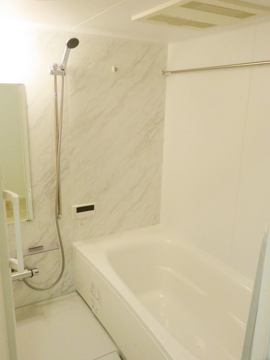 バス・シャワールーム　★追い炊き付きオートバス★