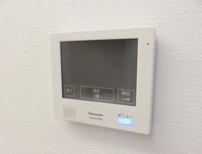 セキュリティ　★モニター付きインターホンで来客時も安心★