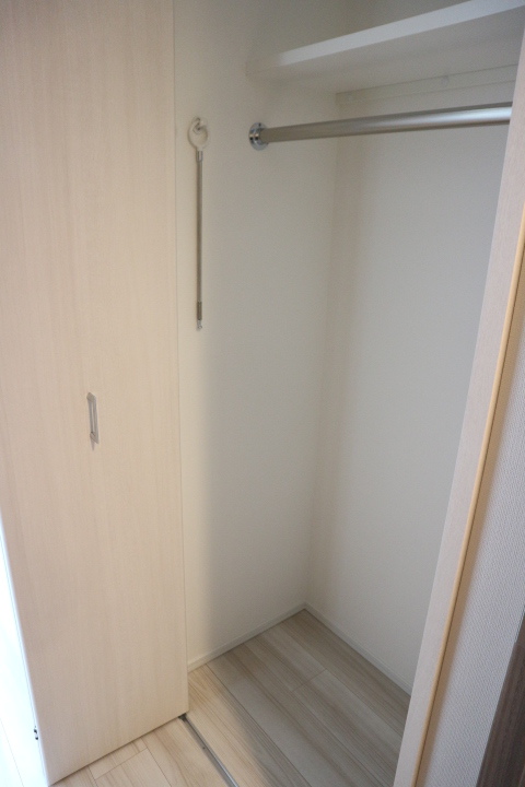 収納　同タイプ別階部屋写真