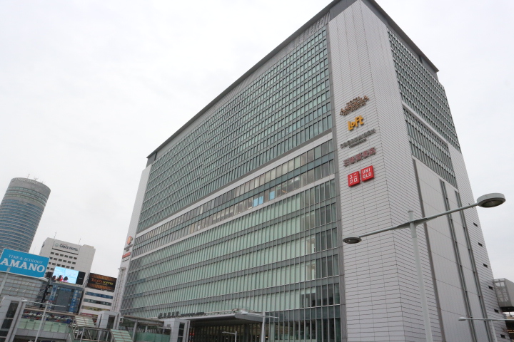 ショッピングセンター　キュービックプラザ新横浜（ショッピングセンター）まで850m