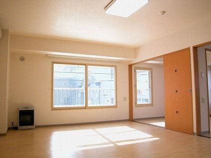 居室・リビング　同じ物件の他の号室のお写真です