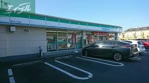 コンビニ　ファミリーマート岡山青江店（コンビニ）まで950m