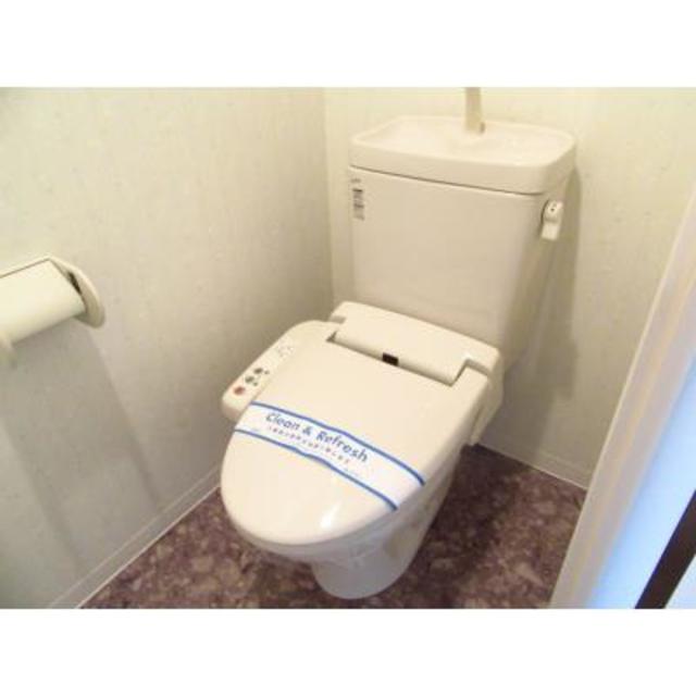 トイレ　※写真は同タイプ住戸です。
