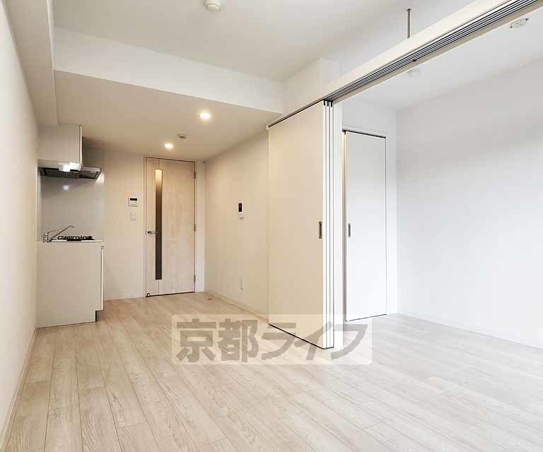 居室・リビング　落ち着いた雰囲気のお部屋です